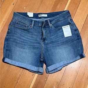 NWT Signature Gold Levi Strauss women’s shorts size 10 waist 30 denim washed